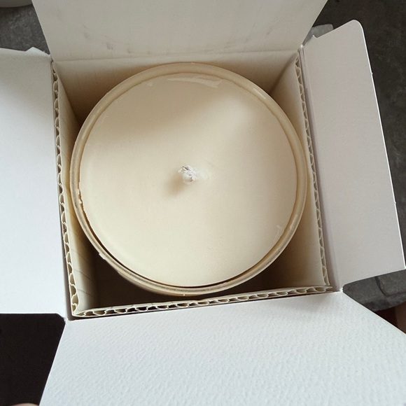 New Quince Vanilla Noisette Scented Candle home fragrance cream glass vessel box - Picture 6 of 9